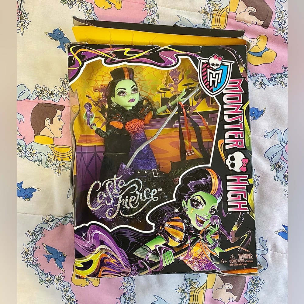 Monster high doll casta fierce